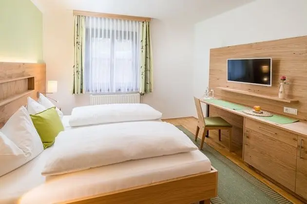 Comfort Tek Büyük Yataklı Oda, Avlu Manzaralı