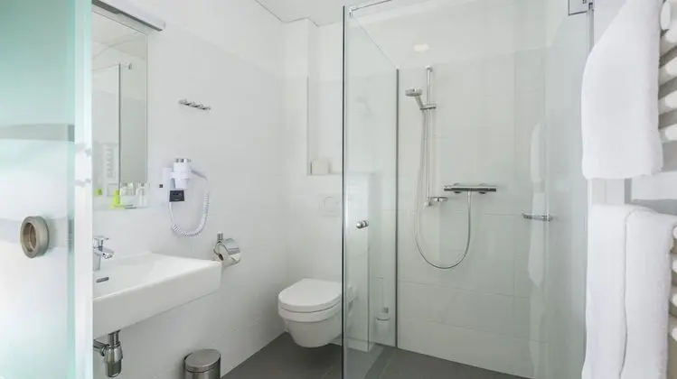 Comfort Tek Büyük Yataklı Oda, Avlu Manzaralı