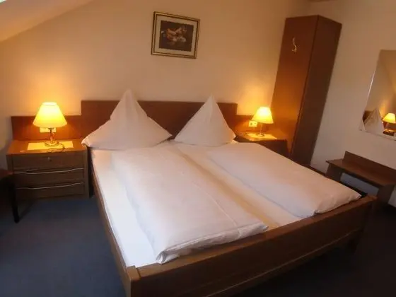 Tek Büyük Yataklı Oda