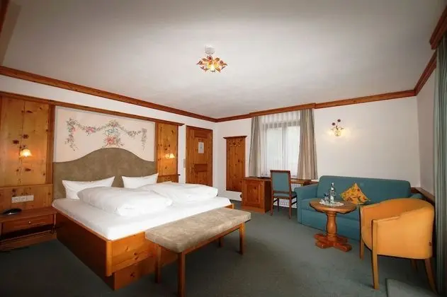 Tek Büyük Yataklı Oda (Country Style)