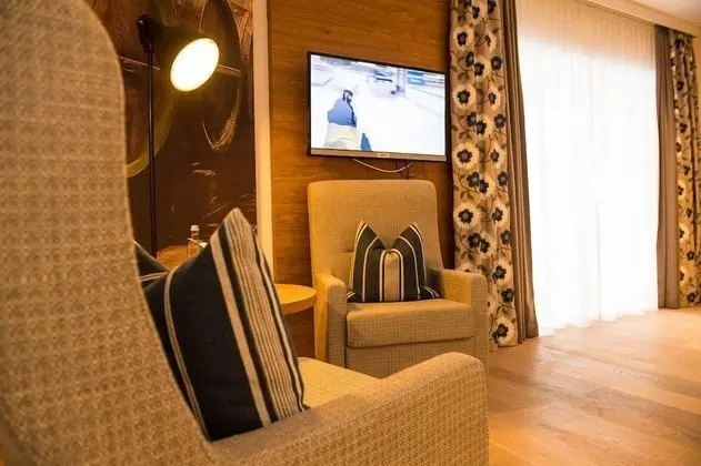 Süit, Balkon, Ek Bina