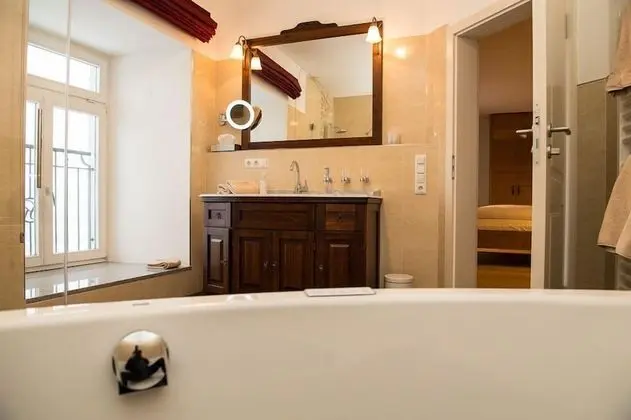 Süit, Balkon, Ek Bina