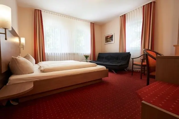 Business Tek Büyük Yataklı Oda