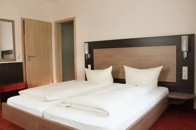 Business Tek Büyük Yataklı Oda