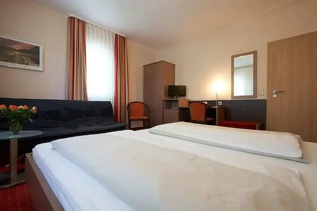 Business Tek Büyük Yataklı Oda