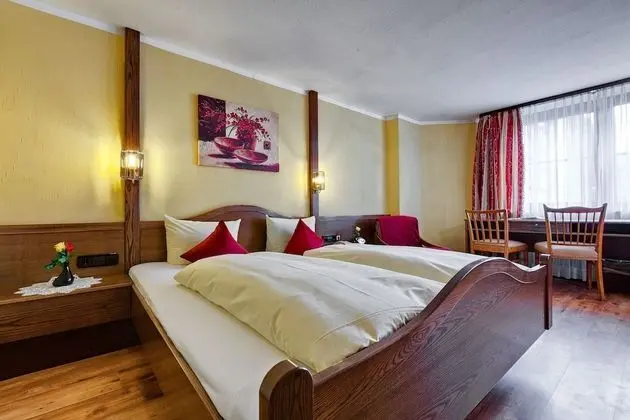 Basic Tek Büyük Yataklı Oda