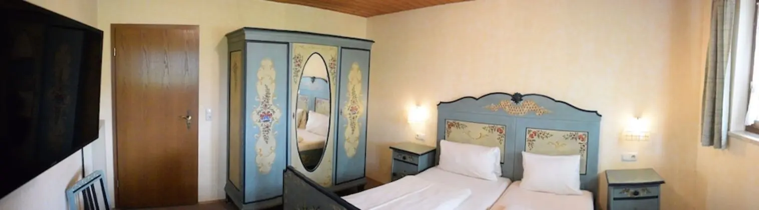 Economy Büyük Yataklı Tek Kişilik Oda