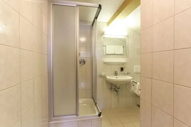 Tek Büyük Yataklı Oda, 1 Çift Kişilik Yatak