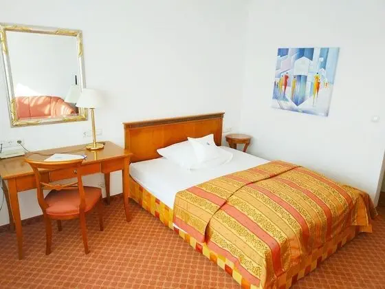 Tek Büyük Yataklı Oda