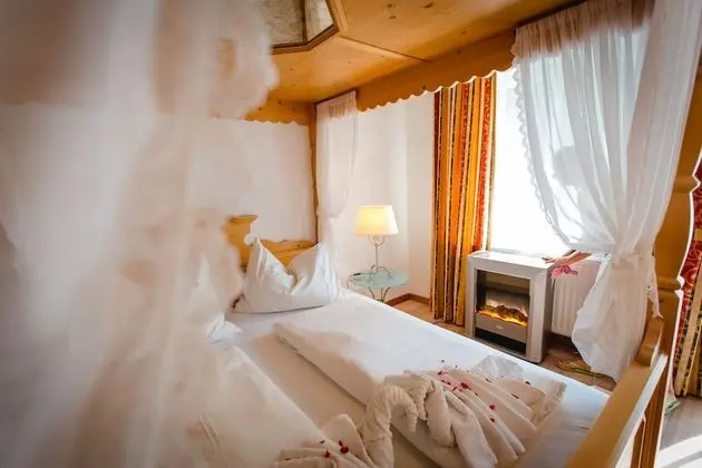 Romantic Tek Büyük Yataklı Oda