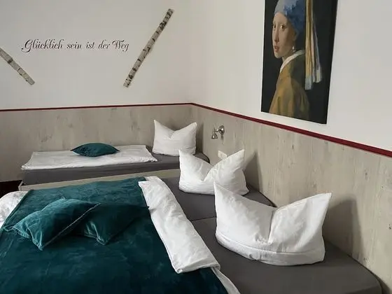 Üç Kişilik Oda