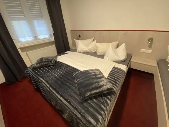 Üç Kişilik Oda