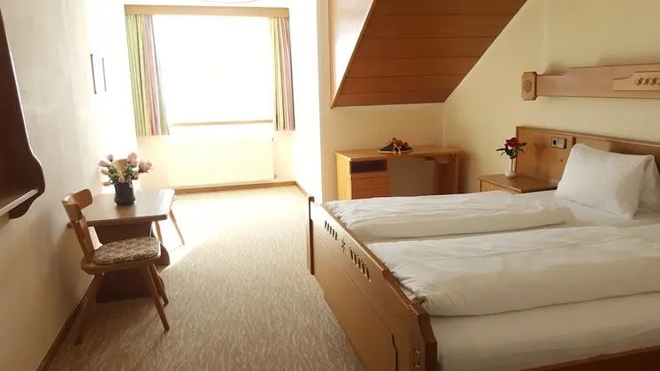 Classic Tek Büyük Yataklı Oda