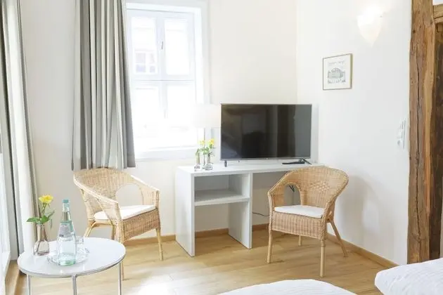 Deluxe Tek Büyük Yataklı Oda (guest house)