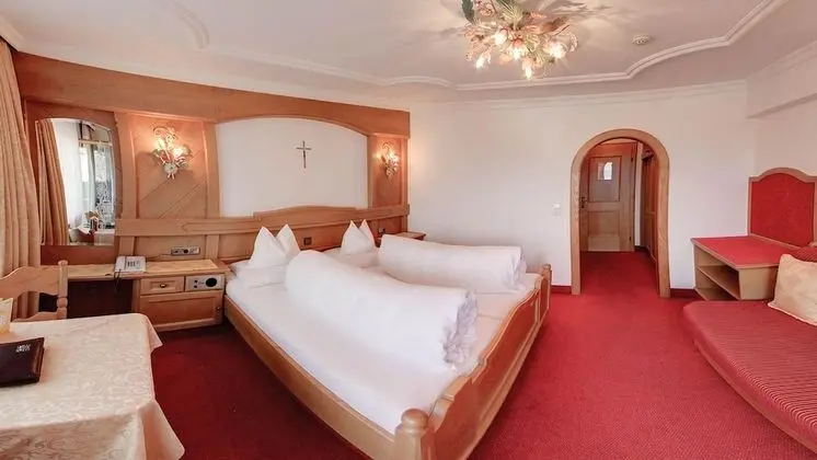 Tek Büyük Yataklı Oda, Özel Banyo (Balcony)