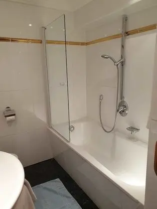 Tek Büyük Yataklı Oda, Özel Banyo (Balcony)