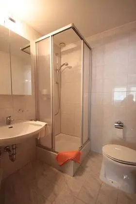 Büyük Yataklı Tek Kişilik Oda