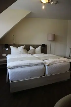 Comfort Tek Büyük Yataklı Oda
