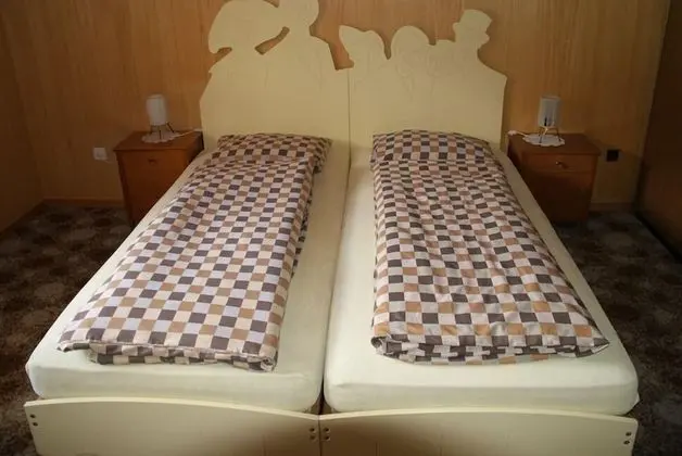 Tek Büyük Yataklı Oda, Ortak Banyo