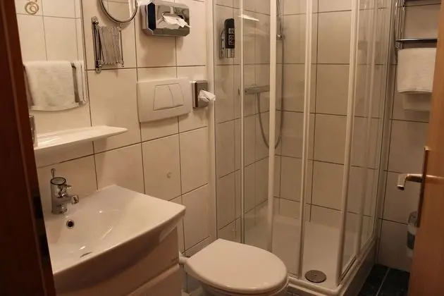 Büyük Yataklı Tek Kişilik Oda