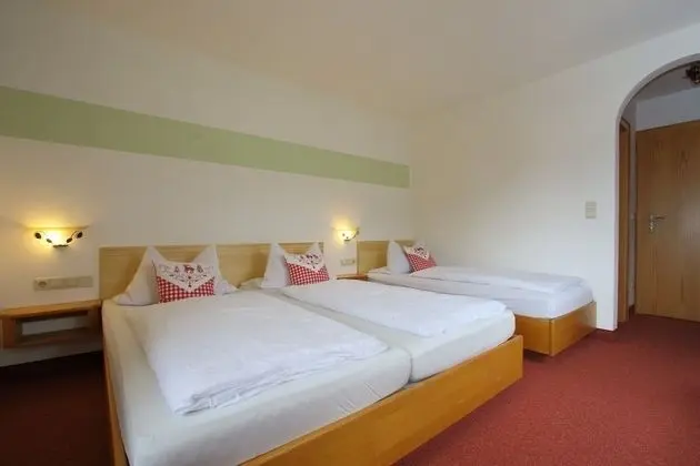 Standard Üç Kişilik Oda, Birden Çok Yatak, Sigara İçilmez, Tepe Manzaralı