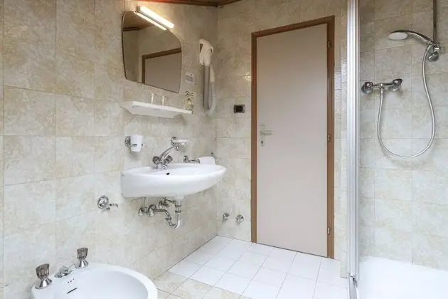 Economy Üç Kişilik Oda