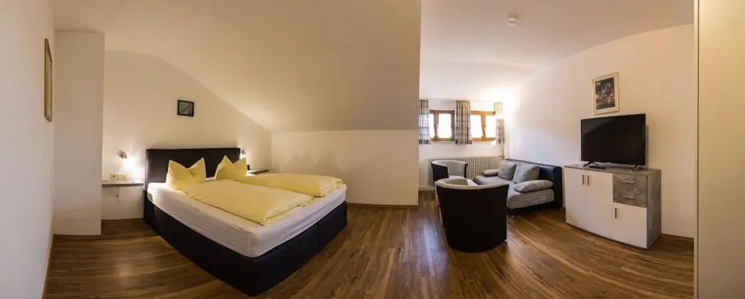 Basic Tek Büyük Yataklı Oda