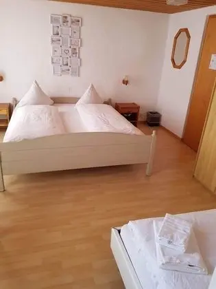 Üç Kişilik Oda