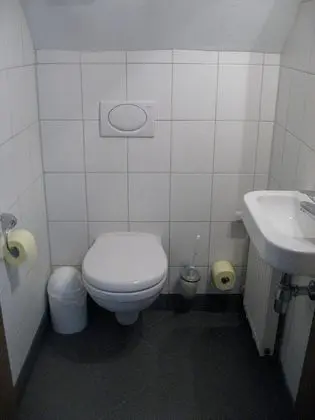 Tek Büyük Yataklı Oda, Ortak Banyo
