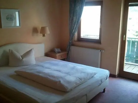 Üç Kişilik Oda