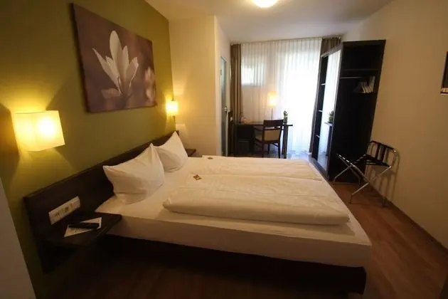 Comfort Tek Büyük Yataklı Oda