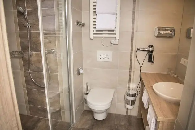 Comfort Tek Büyük Yataklı Oda