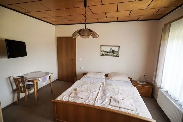 Basic Tek Büyük Yataklı Oda