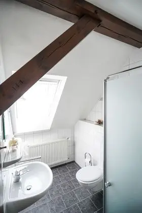 Basic Tek Büyük Yataklı Oda