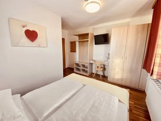 Economy Tek Büyük Yataklı Oda