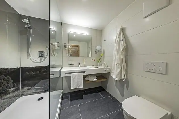 Business Tek Büyük Yataklı Oda