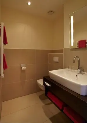 Tek Kişilik Oda, Sigara İçilmez