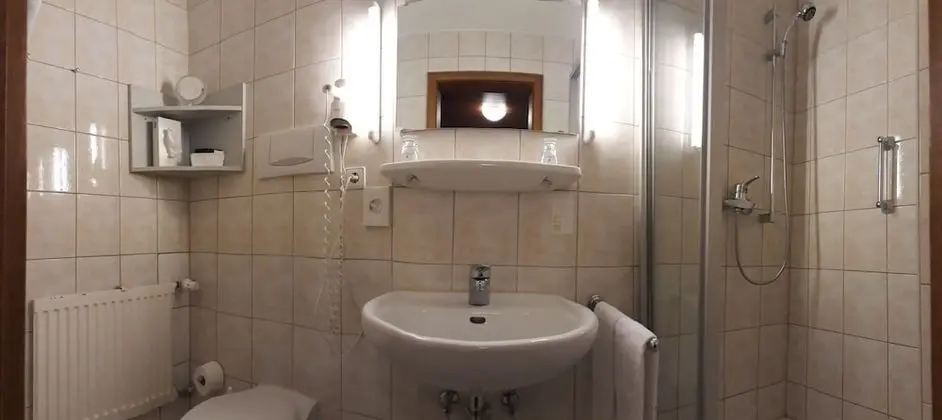 Comfort Tek Büyük Yataklı Oda (Shower)