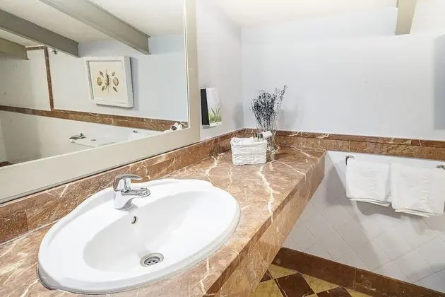 İki Ayrı Yataklı Oda (number 4 and 5)