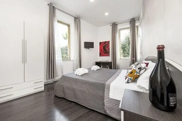 Tek Büyük Yataklı Oda