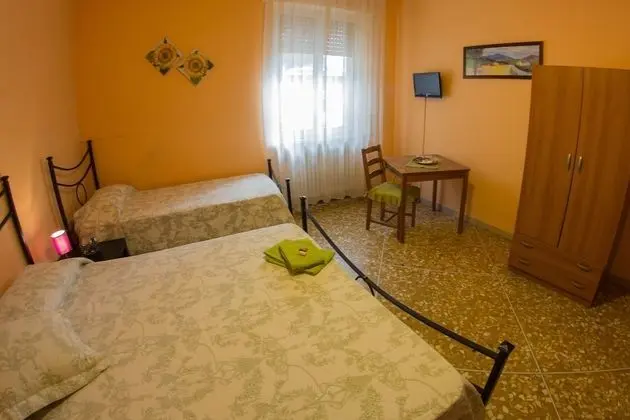 Basic Üç Kişilik Oda, Ortak Banyo