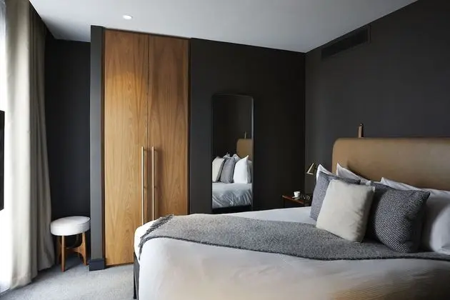 Aldgate Apartment