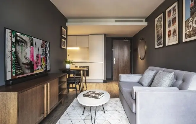 Aldgate Apartment
