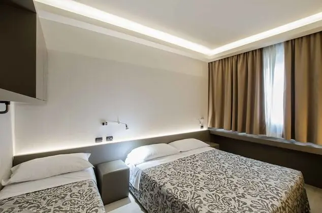 Üç Kişilik Oda