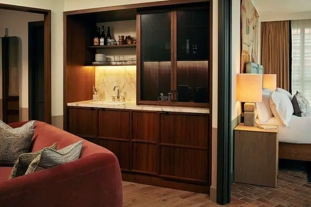 Homey Up - Family Room