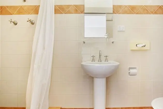 Standard Oda, Sigara İçilmez (Queen & Single)