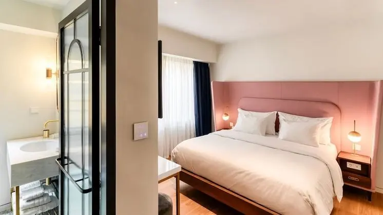 Deluxe Tek Büyük Yataklı Oda (Lavish)