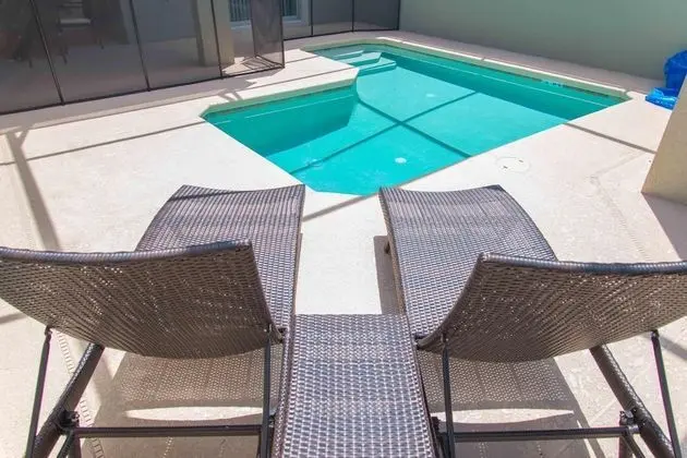 Ev (Storey Lake Resort, private pool, nea)