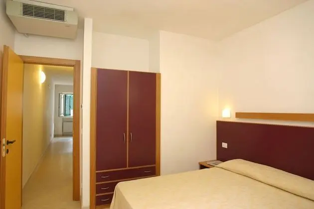 Superior Apart Daire, 2 Yatak Odası, Küçük Mutfak, Bahçe Manzaralı