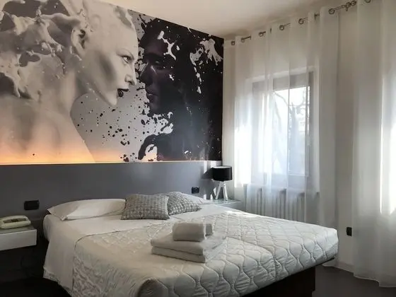Tek Büyük Yataklı Oda, 1 Çift Kişilik Yatak